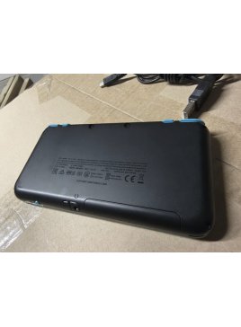 Konsola New Nintendo 2ds XL czarno-niebieska.