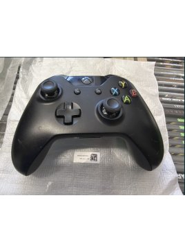 Konsola Xbox One S 1TB z napędem, pad, okablowanie